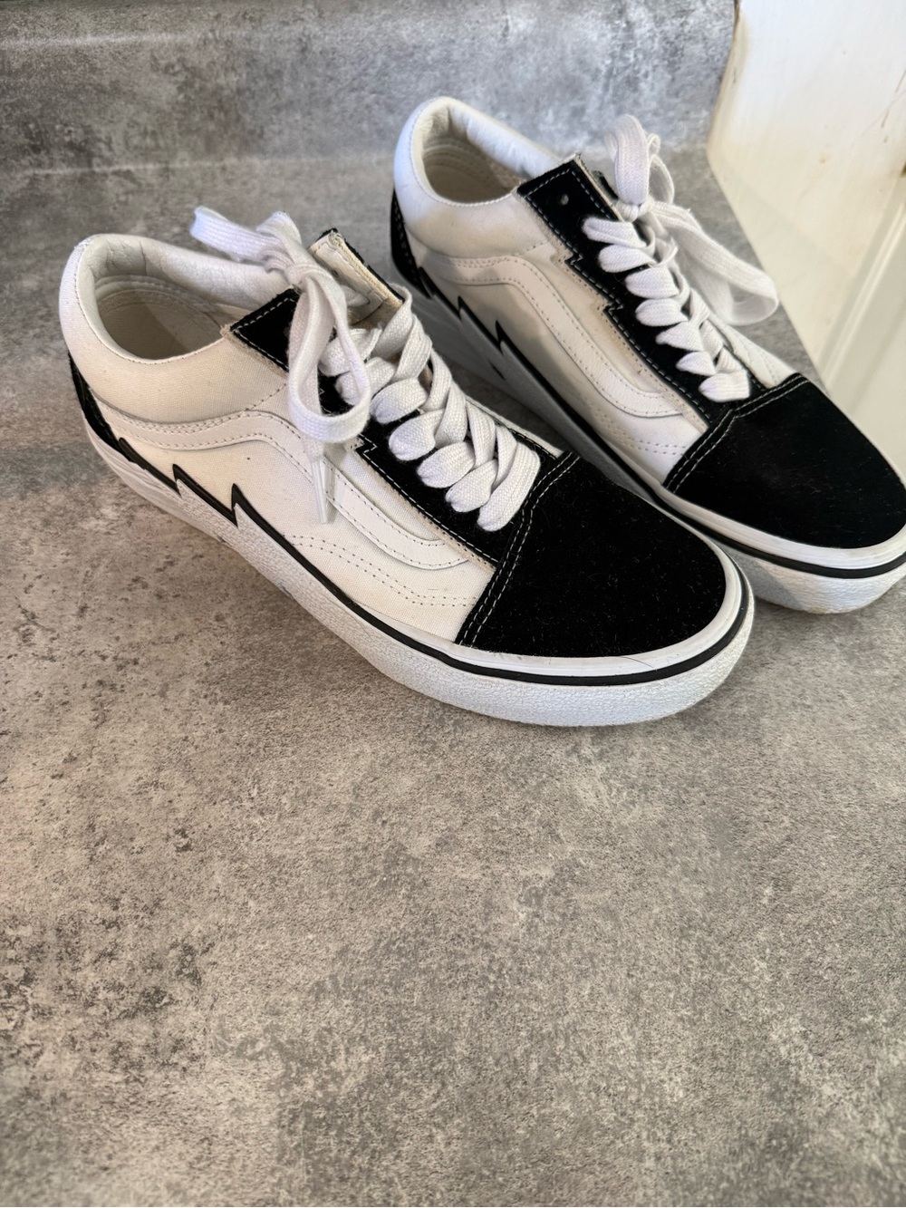Vans Women's Old Skool Bolt Black & White Low-Top Lightning Stripe Sneakers